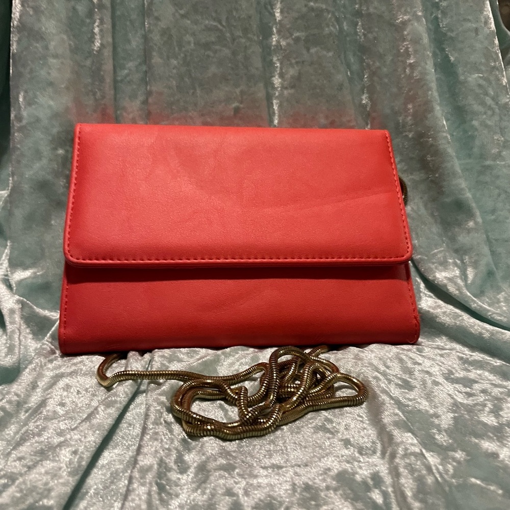 Coral clutch